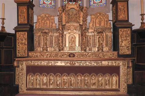 Le Retable d'Eghe: Monument à la Spiritualité Carolingienne!